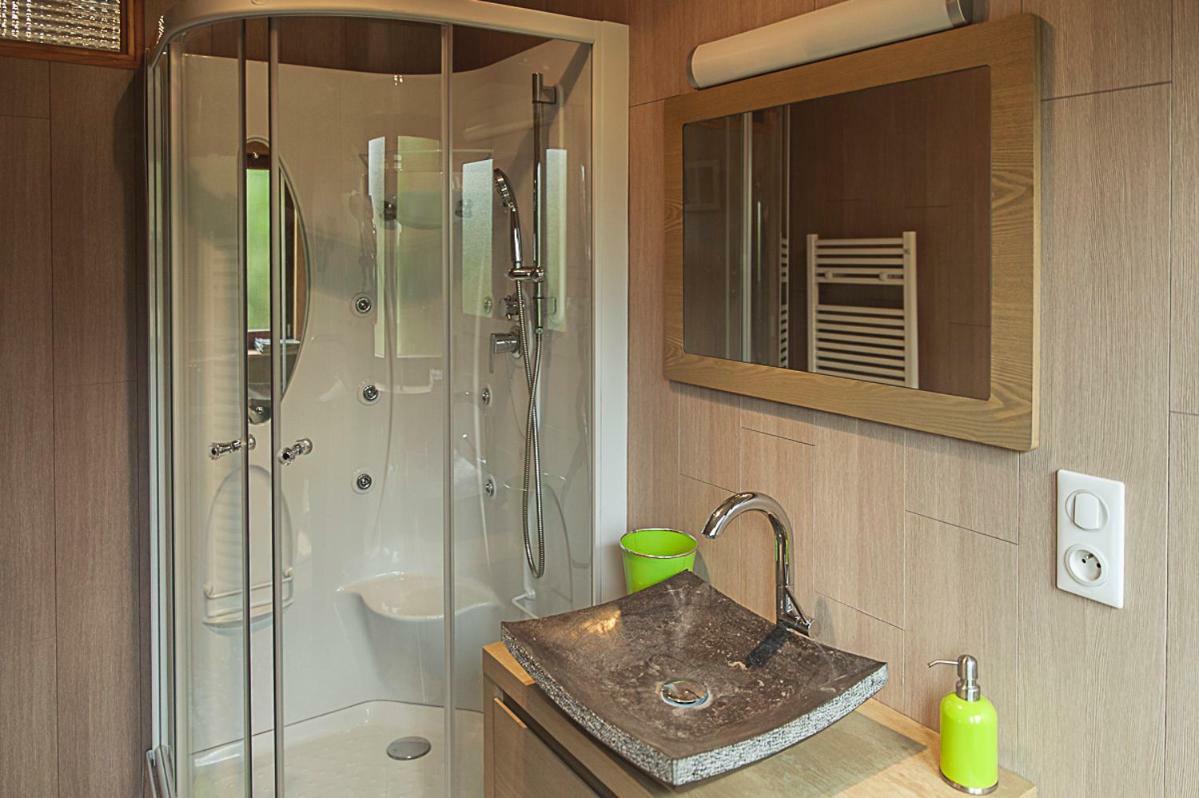Gite " Oree Des Bois" Vertolaye Ngoại thất bức ảnh